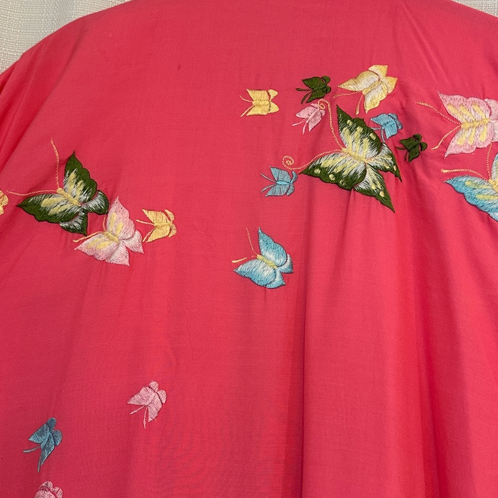 Vintage Japanese Silk Kimono Embroidered Butterflies - Picture 11 of 12
